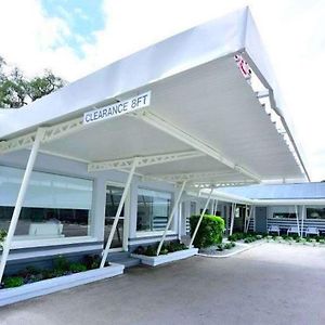 Sun Plaza Motel
